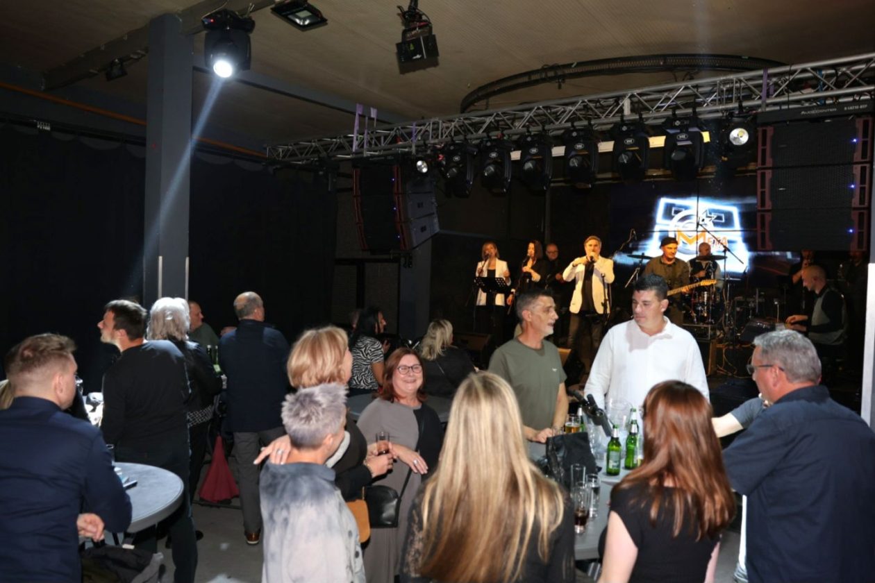 ČAKOVEC Hitovi Zdravka Čolića ispunili Meta bar (35)