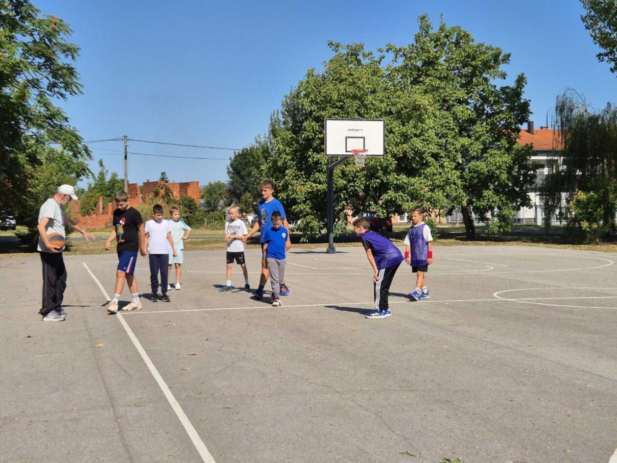 ČAKOVEC Ljetni sportski kampovi „Svaki tjedan sport jedan“ okupili djecu na košarci, squashu i rukometu (4)