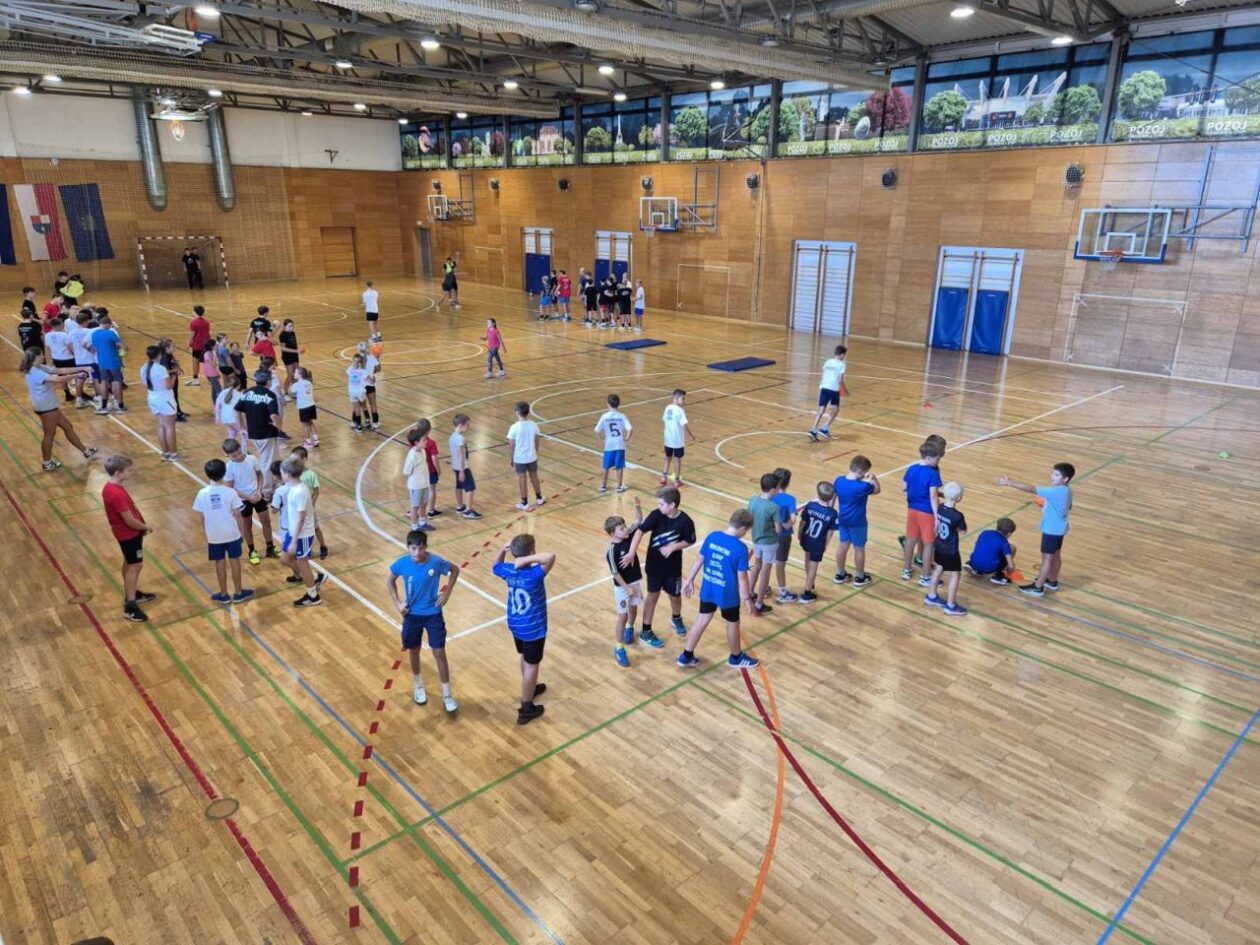 ČAKOVEC Ljetni sportski kampovi „Svaki tjedan sport jedan“ okupili djecu na košarci, squashu i rukometu (7)