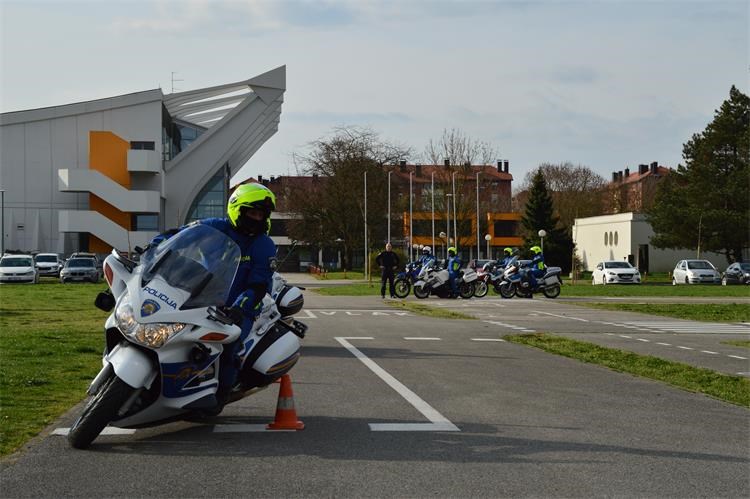 ČAKOVEC Međimurska policija odradila tradicionalnu obuku motociklista (1) ČAKOVEC Međimurska policija odradila tradicionalnu obuku motociklista (7)