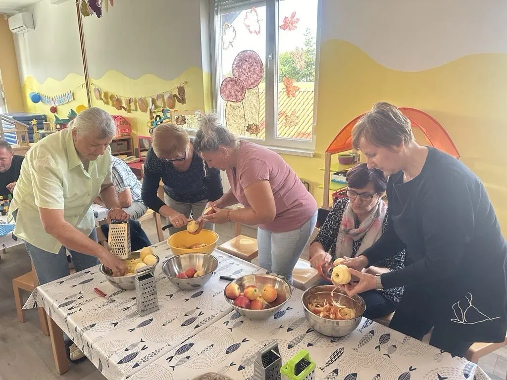ČAKOVEC Obilježavanje Dana starijih osoba Bake i djedovi posjetili vrtićku skupinu ‘Pčelice’ (2) ČAKOVEC Obilježavanje Dana starijih osoba Bake i djedovi posjetili vrtićku skupinu ‘Pčelice’ (2)