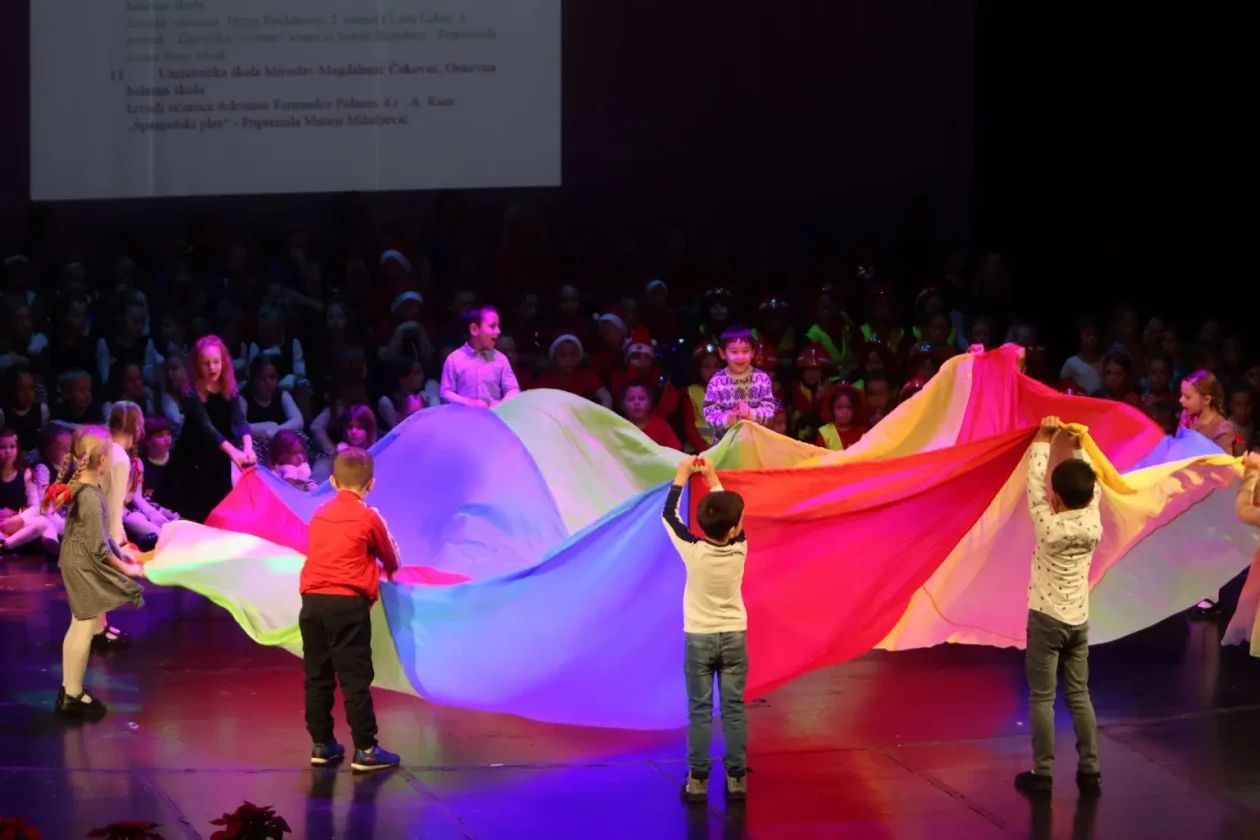 ČAKOVEC Održan koncert „I ja bih na more“ (17)