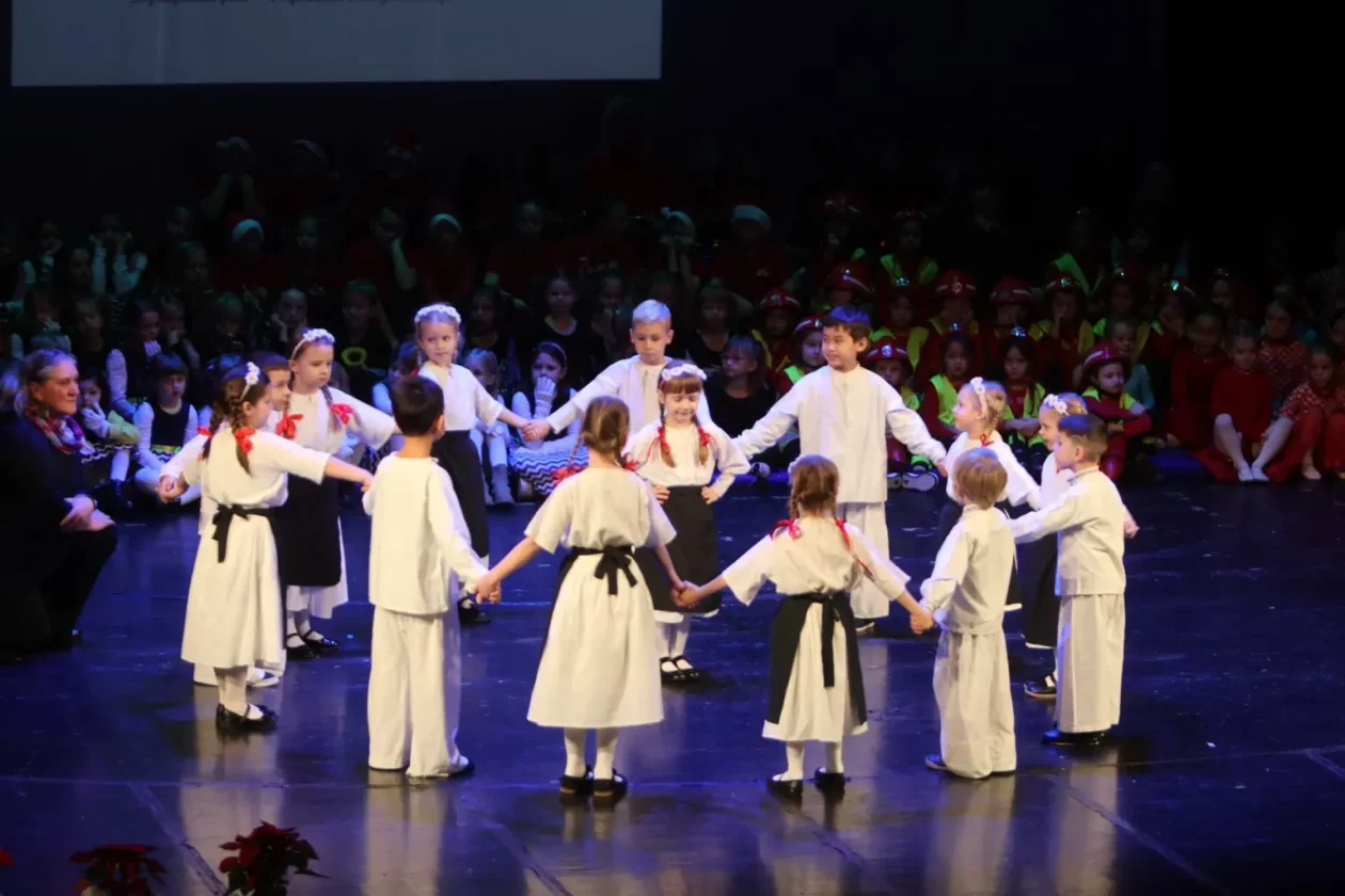 ČAKOVEC Održan koncert „I ja bih na more“ (8)