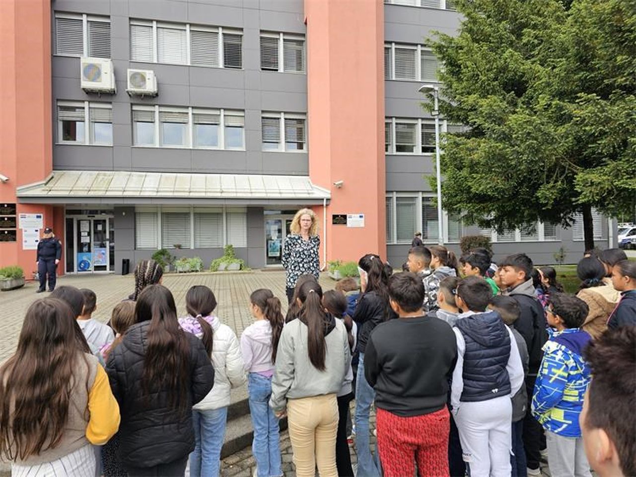 ČAKOVEC Petaši iz Macinca posjetili međimursku policiju u sklopu projekta Imam izbor (2)