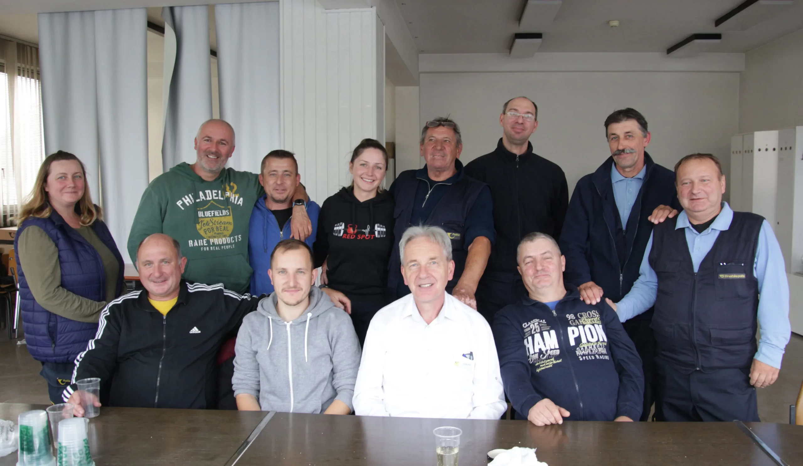 ČAKOVEC Poštar Branko Horvat nakon 41 godine rada otišao u zasluženu mirovinu ‘Poštar mora voljeti ljude’ (9) ČAKOVEC Poštar Branko Horvat nakon 41 godine rada otišao u zasluženu mirovinu ‘Poštar mora voljeti ljude’ (9)