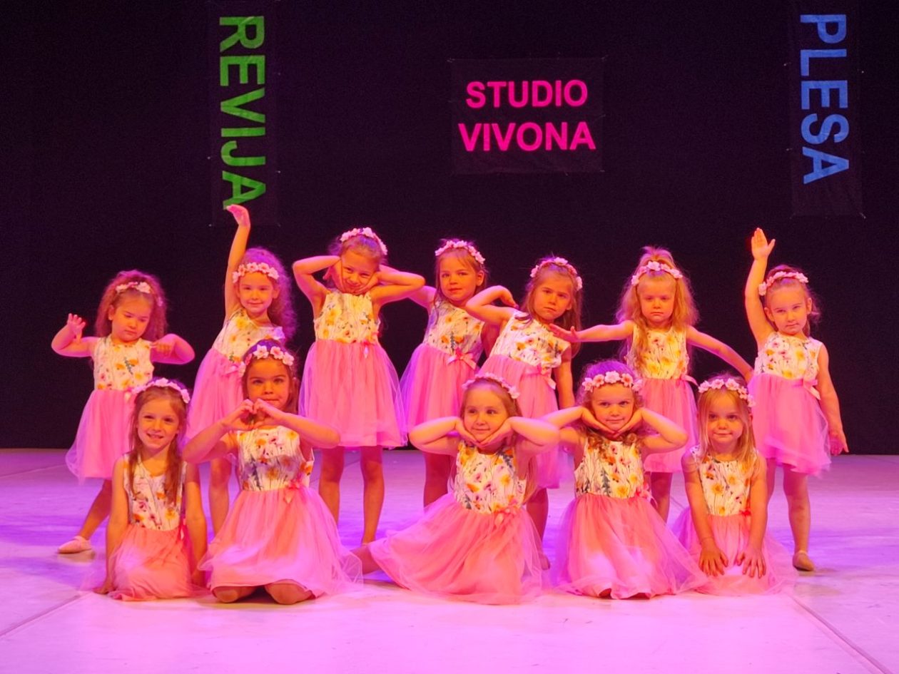 ČAKOVEC Revija plesa Vivone plesna raskoš ispunila Centar za kulturu (11)