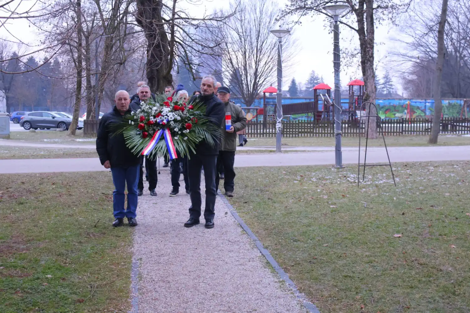 ČAKOVEC U Perivoju Zrinskih odana počast poginulim i nestalim braniteljima (1) ČAKOVEC U Perivoju Zrinskih odana počast poginulim i nestalim braniteljima (1)