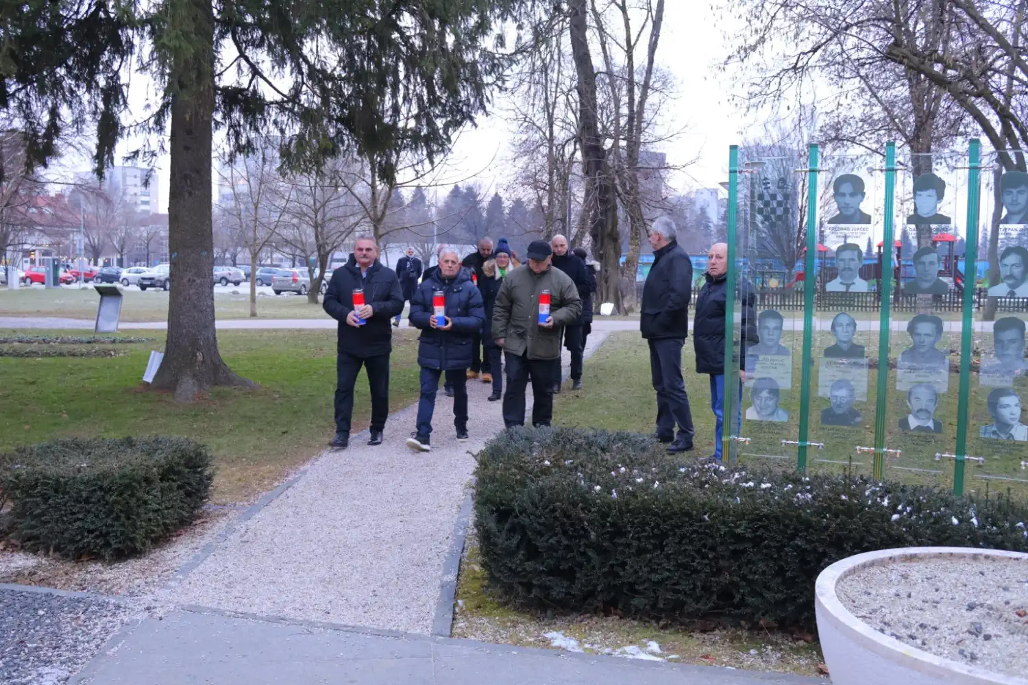 ČAKOVEC U Perivoju Zrinskih odana počast poginulim i nestalim braniteljima (2) ČAKOVEC U Perivoju Zrinskih odana počast poginulim i nestalim braniteljima (2)