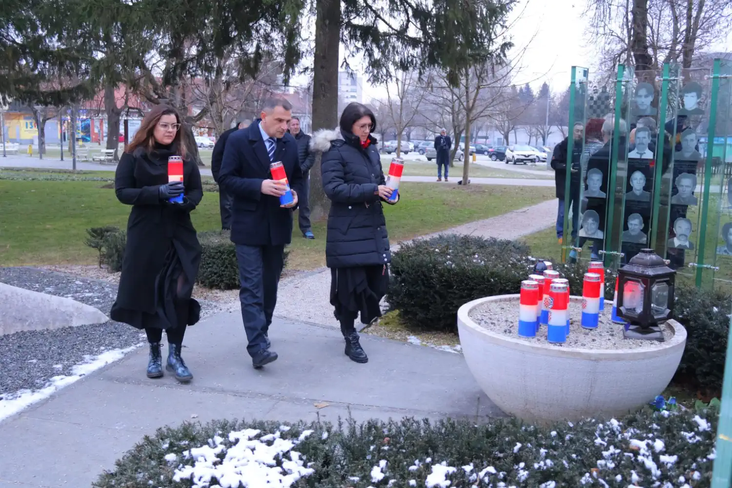ČAKOVEC U Perivoju Zrinskih odana počast poginulim i nestalim braniteljima (7) ČAKOVEC U Perivoju Zrinskih odana počast poginulim i nestalim braniteljima (7)