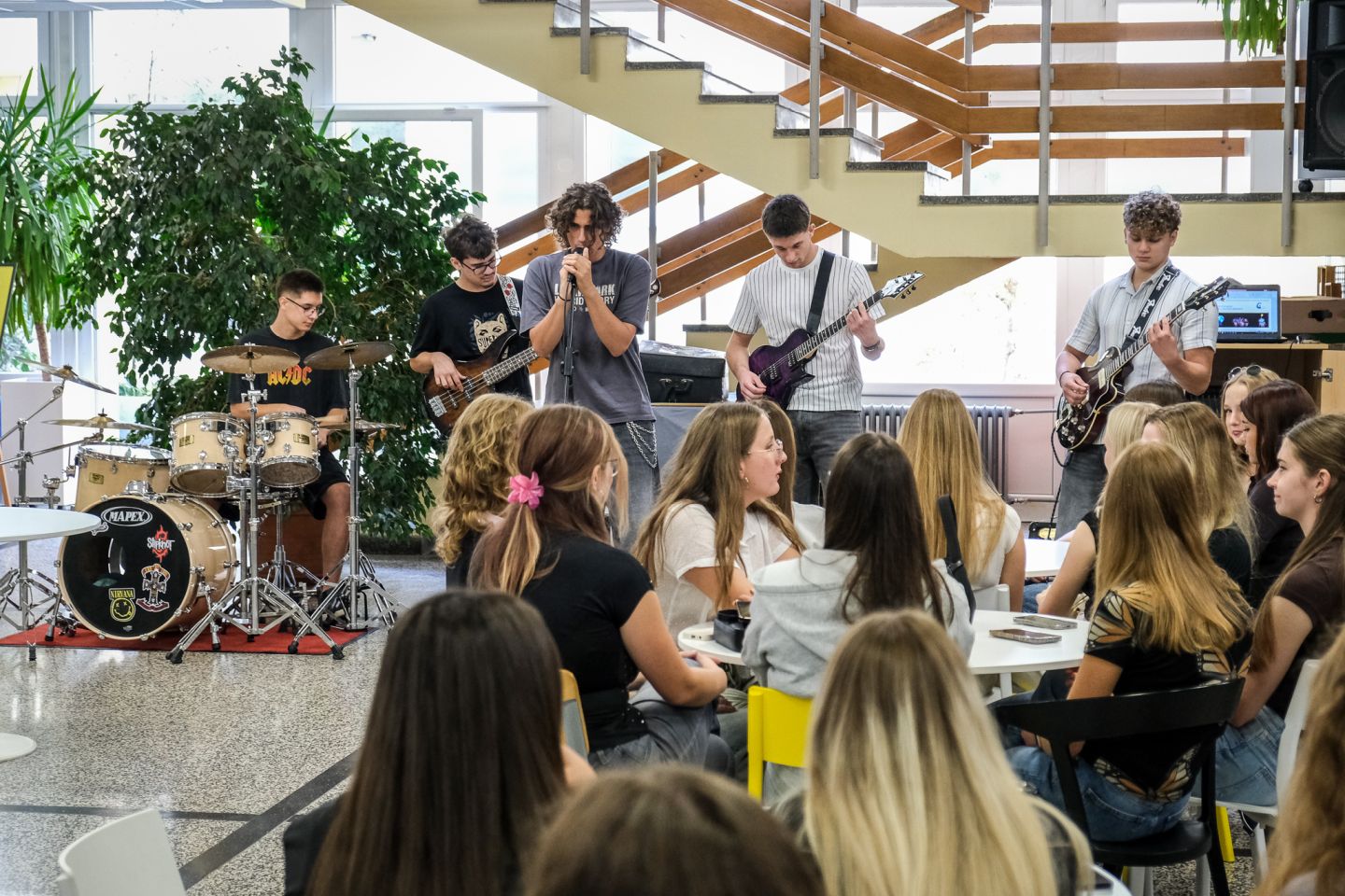 ČAKOVEČKA GIMNAZIJA Veseli početak školske godine uz koncert Novog Amsterdama (14)