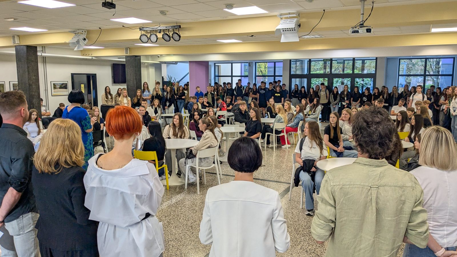 ČAKOVEČKA GIMNAZIJA Veseli početak školske godine uz koncert Novog Amsterdama (3)