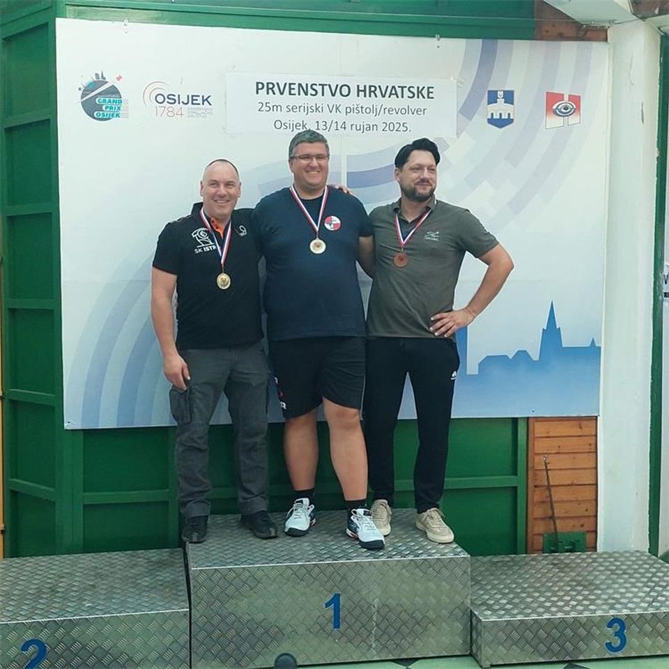 ČESTITAMO Policajac Zoran Horvat državni prvak u streljaštvu! (3) ČESTITAMO Policajac Zoran Horvat državni prvak u streljaštvu! (3)