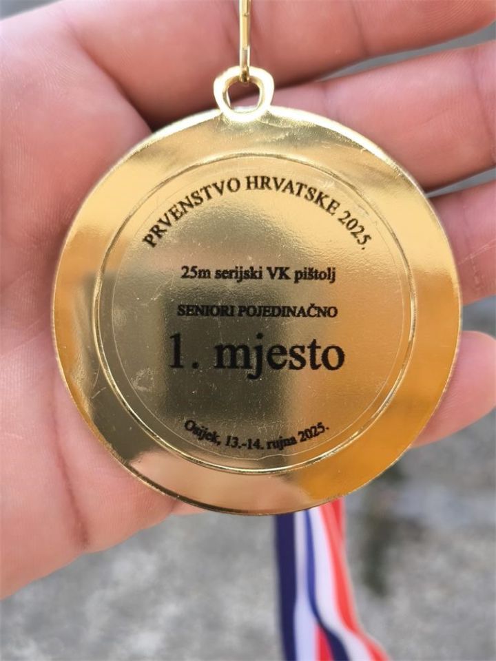 ČESTITAMO Policajac Zoran Horvat državni prvak u streljaštvu! (4) ČESTITAMO Policajac Zoran Horvat državni prvak u streljaštvu! (4)