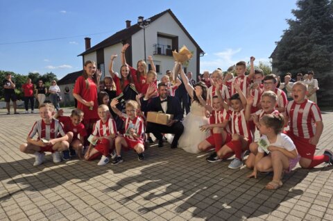 CIRKOVLJAN Trener Pero se oženio, a djeca mu poručila Doma više nisi glavni, nama na terenu uvijek! (2)