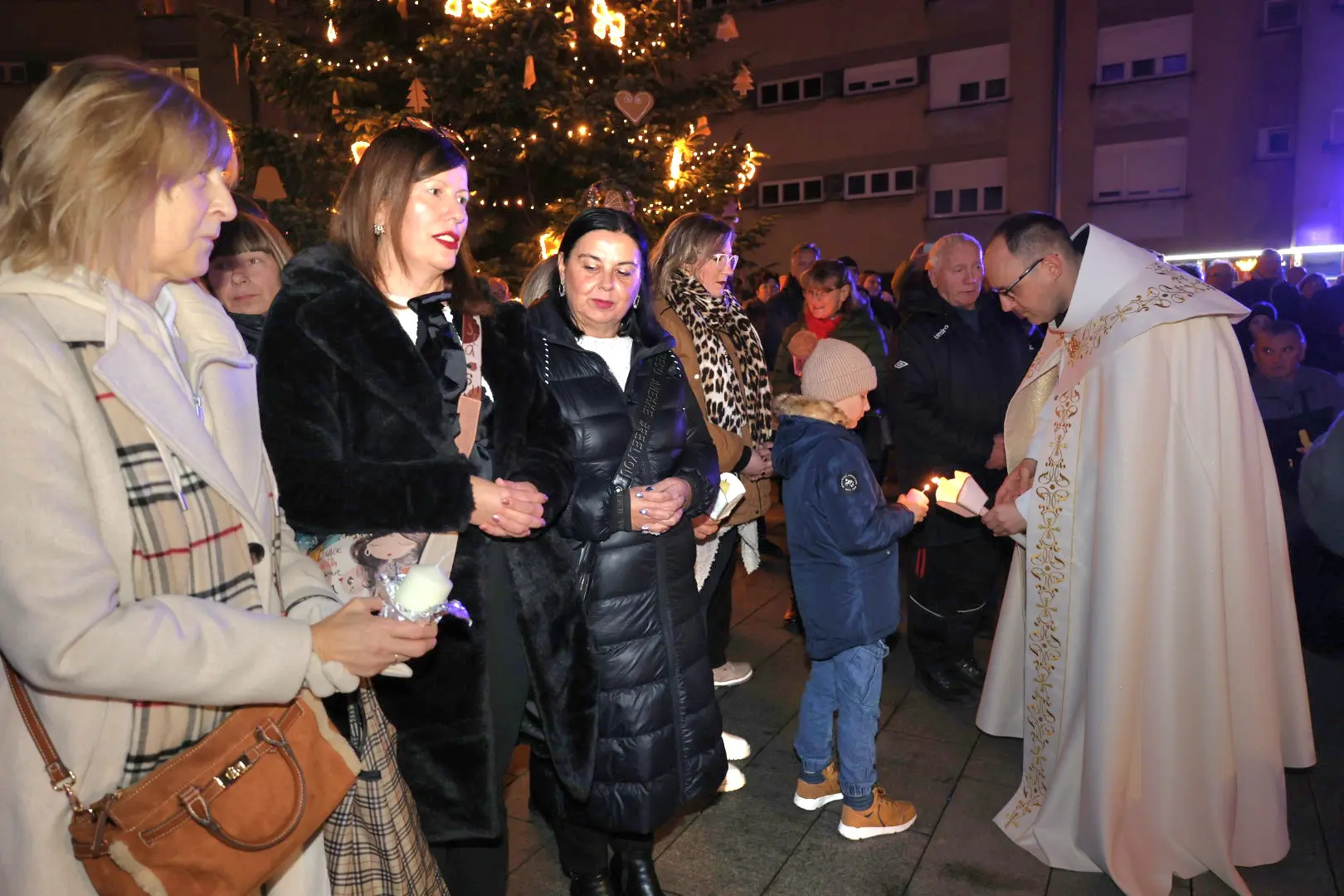 Čakovec Adventska svijeća (16) Čakovec Adventska svijeća (16)