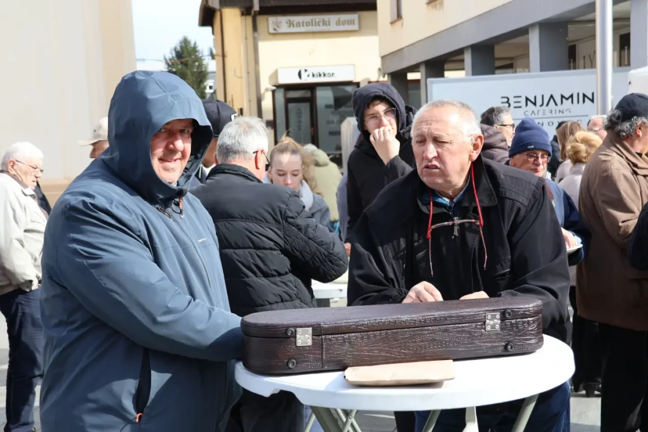 Čakovec, Franjevački trg, ribice Uskrs 3.4.2026 (11) Čakovec, Franjevački trg, ribice Uskrs 3.4.2026 (11)