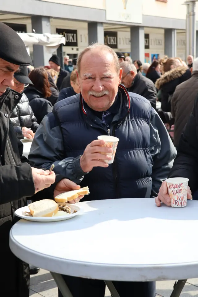 Čakovec, Franjevački trg, ribice Uskrs 3.4.2026 (12) Čakovec, Franjevački trg, ribice Uskrs 3.4.2026 (12)