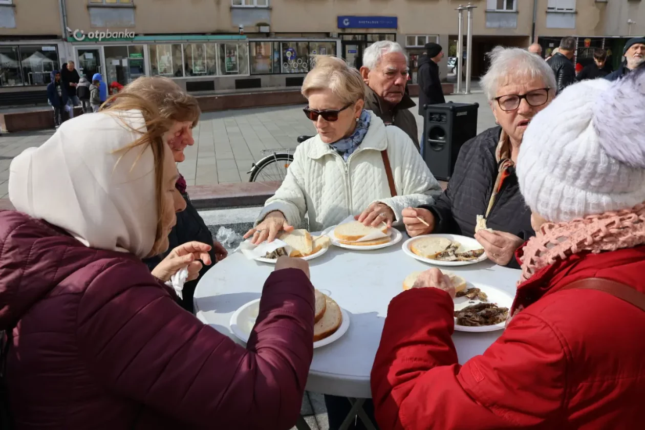 Čakovec, Franjevački trg, ribice Uskrs 3.4.2026 (17) Čakovec, Franjevački trg, ribice Uskrs 3.4.2026 (17)
