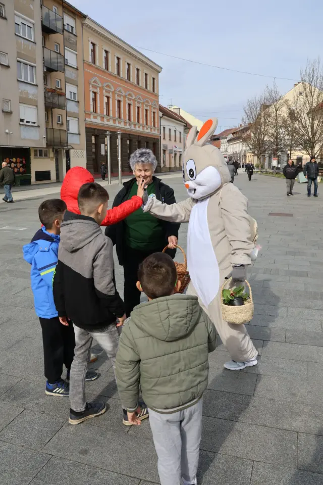 Čakovec, Franjevački trg, ribice Uskrs 3.4.2026 (2) Čakovec, Franjevački trg, ribice Uskrs 3.4.2026 (2)