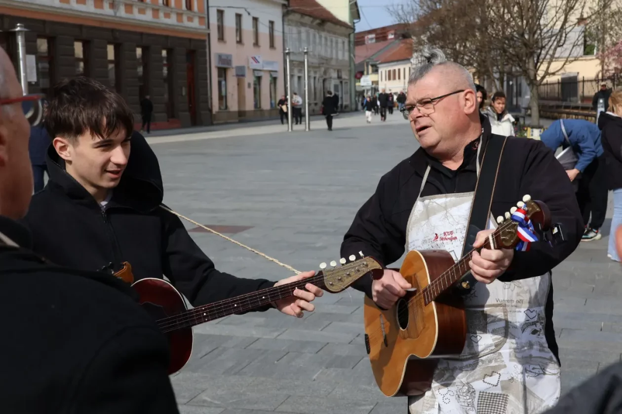Čakovec, Franjevački trg, ribice Uskrs 3.4.2026 (8) Čakovec, Franjevački trg, ribice Uskrs 3.4.2026 (8)