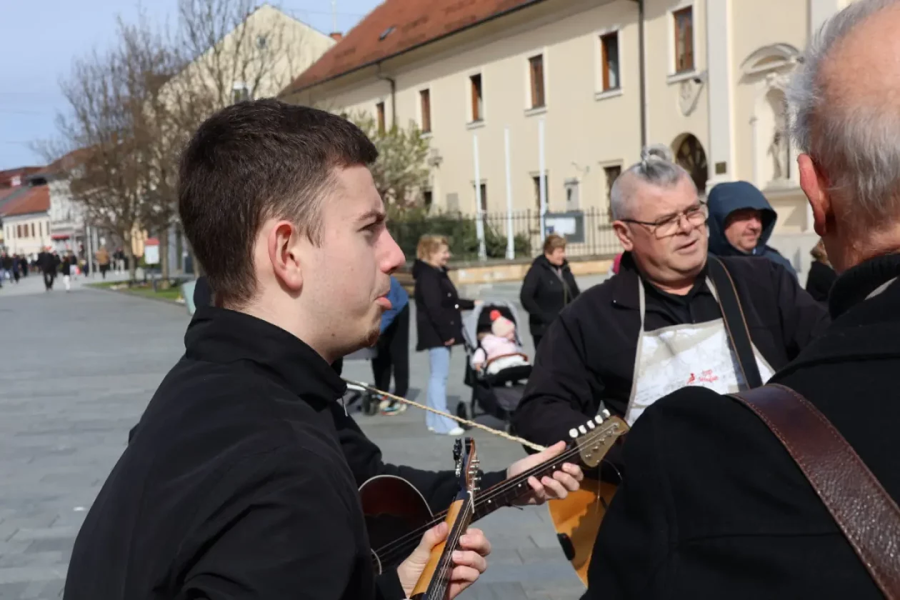 Čakovec, Franjevački trg, ribice Uskrs 3.4.2026 (9) Čakovec, Franjevački trg, ribice Uskrs 3.4.2026 (9)