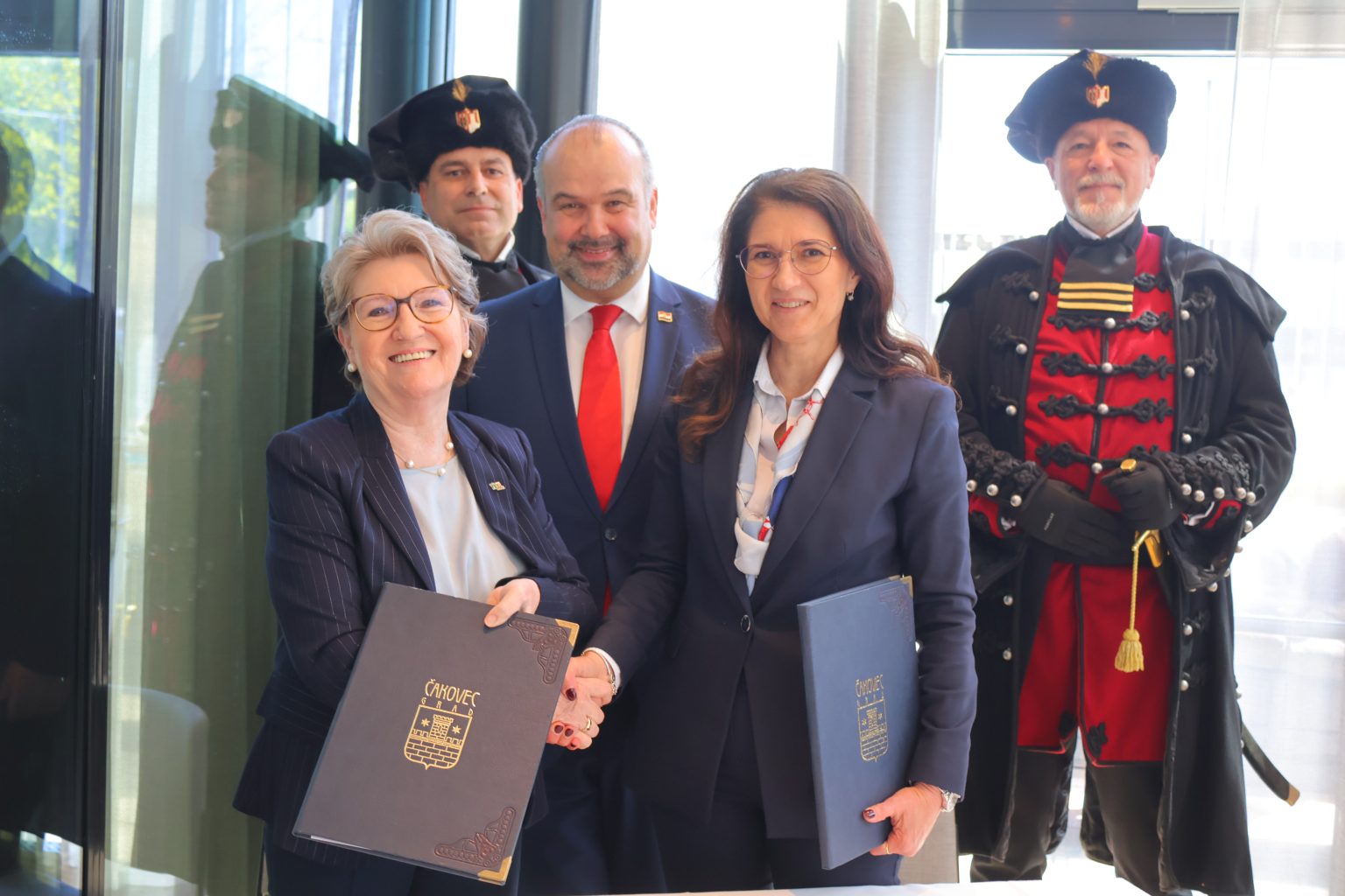 Čakovec i Bečko Novo Mjesto potpisali Sporazum o prijateljstvu i suradnji (9) Čakovec i Bečko Novo Mjesto potpisali Sporazum o prijateljstvu i suradnji (10)