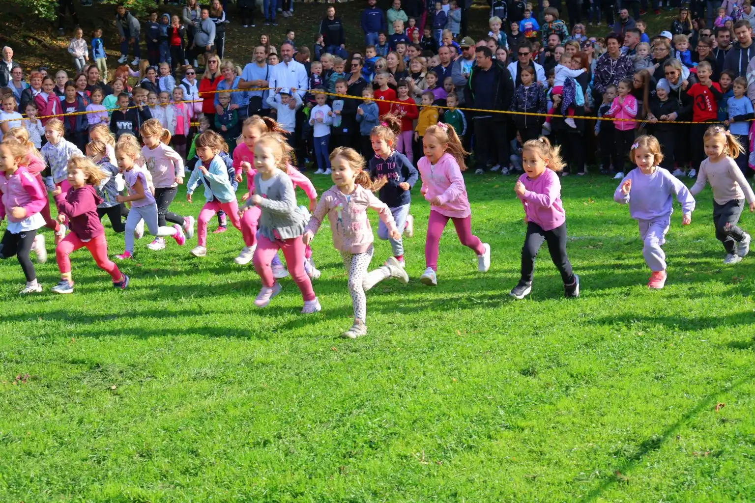 Čakovec – jesenski kros, izložba (44) Čakovec – jesenski kros, izložba (44)