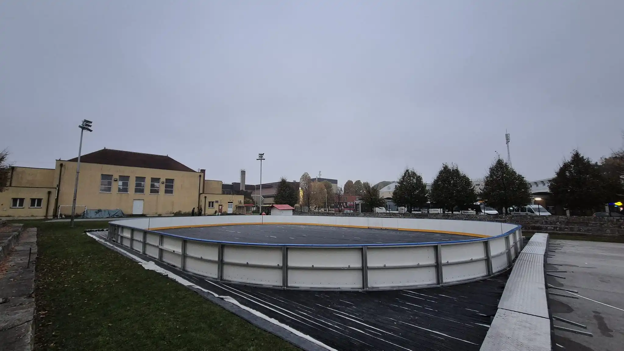 Čakovec – klizalište montaža (3) Čakovec – klizalište montaža (3)