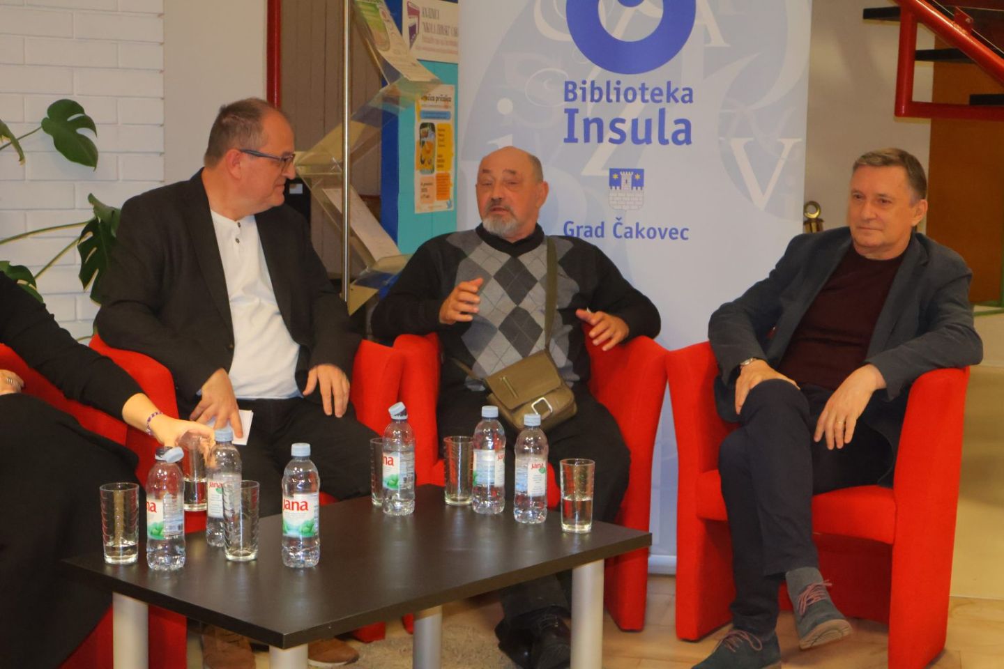 Čakovec slavi domaće autore Predstavljeno novo kolo Biblioteke ‘Insula’ (14)