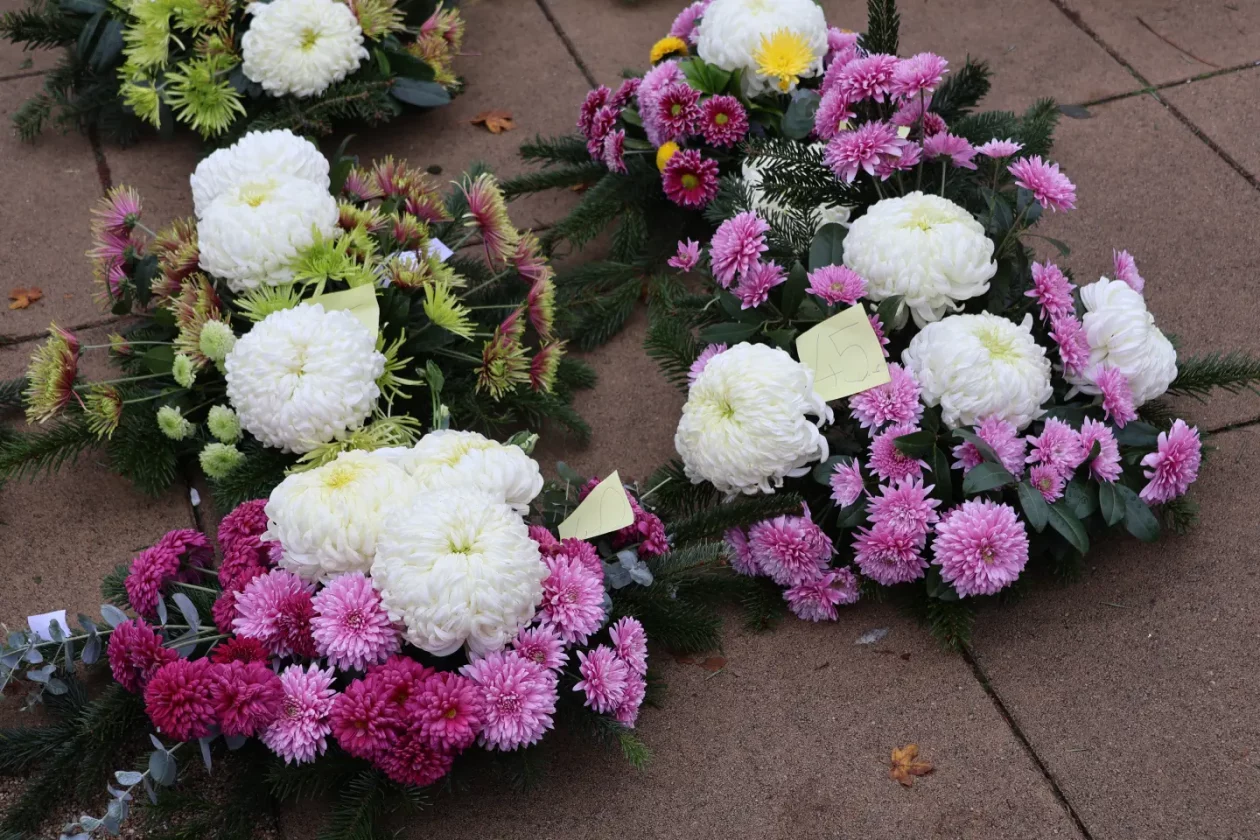 Čakovec, tržnica, 31.10.2025., Svi sveti, aranžmani (14)