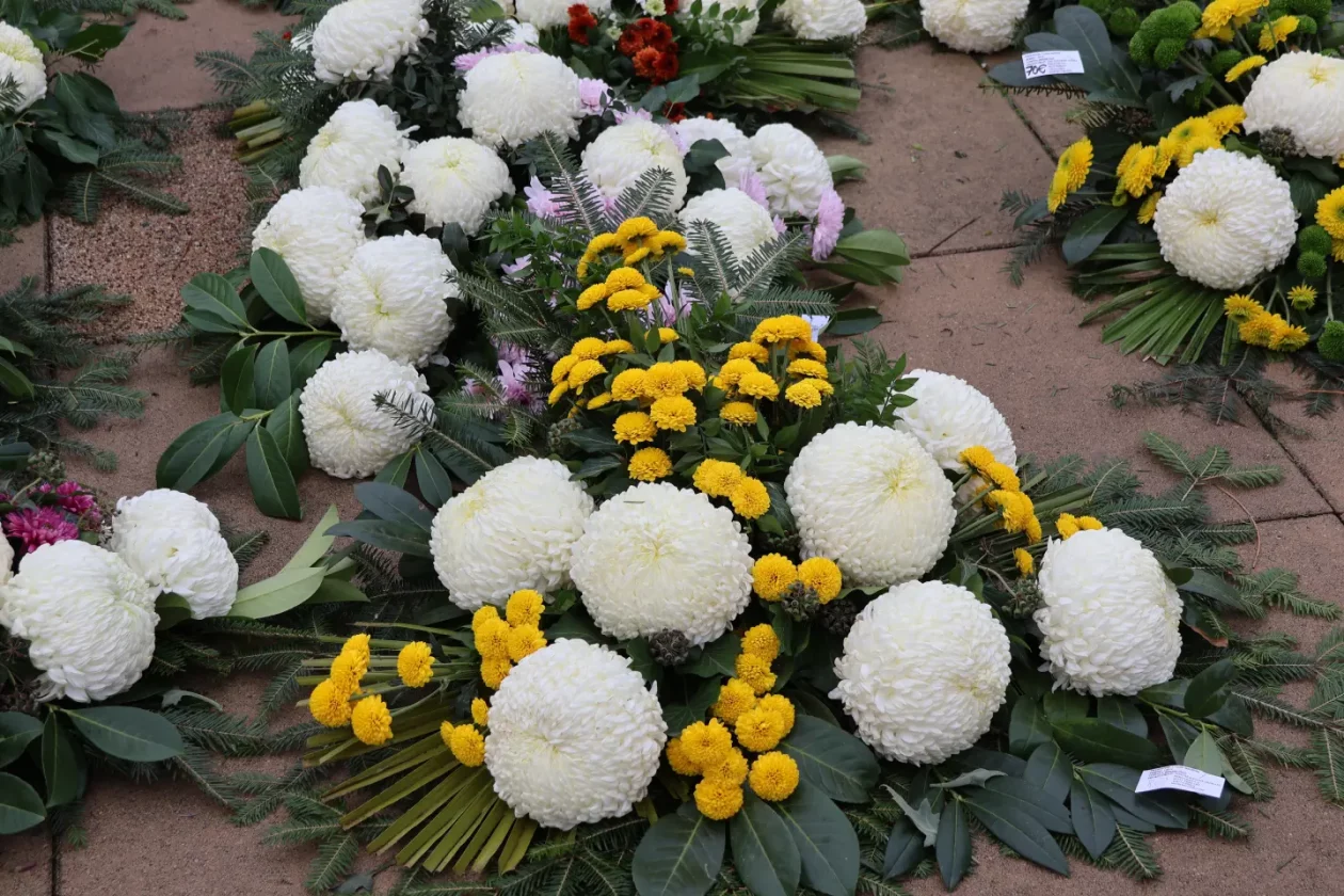 Čakovec, tržnica, 31.10.2025., Svi sveti, aranžmani (19)