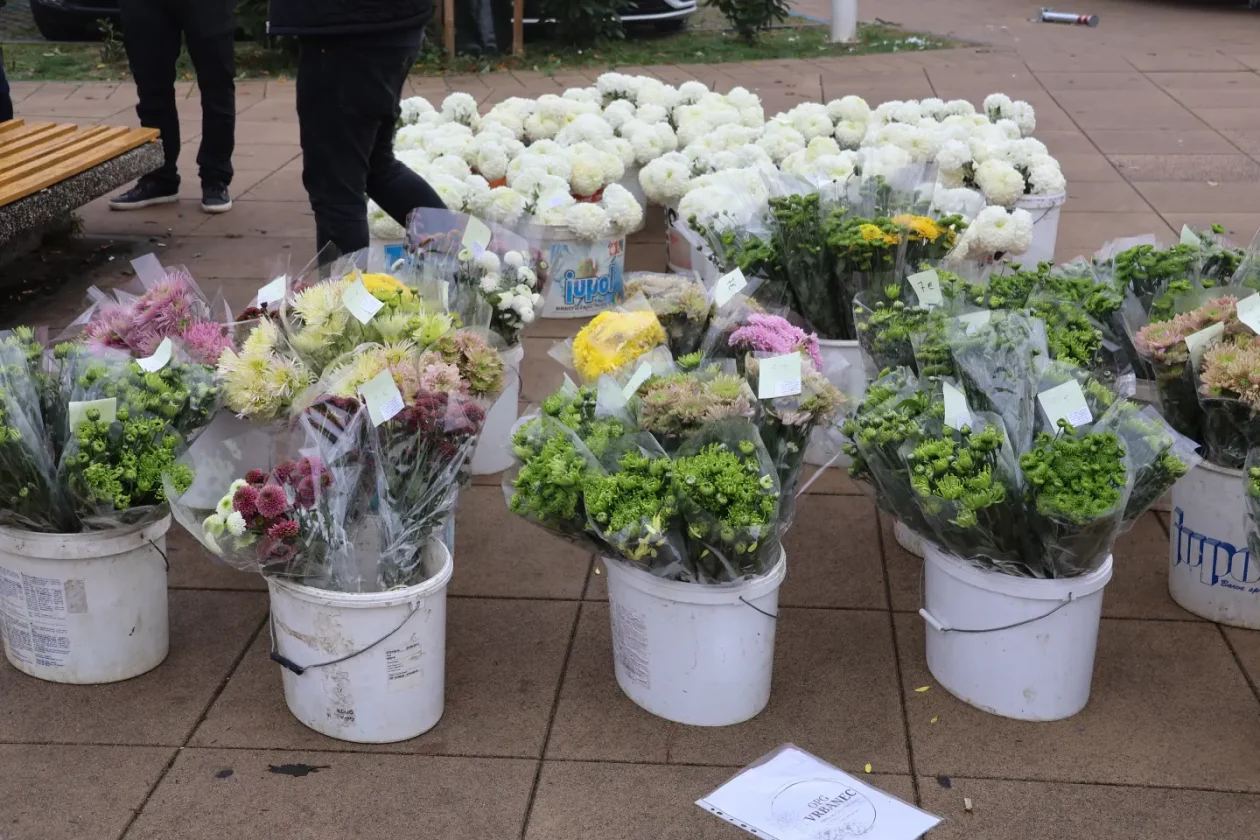 Čakovec, tržnica, 31.10.2025., Svi sveti, aranžmani (20)