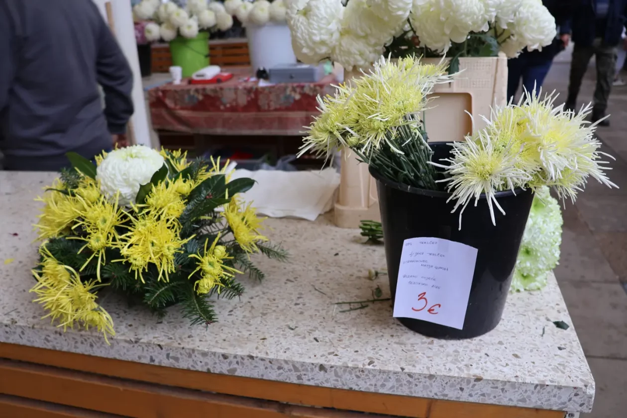 Čakovec, tržnica, 31.10.2025., Svi sveti, aranžmani (54)