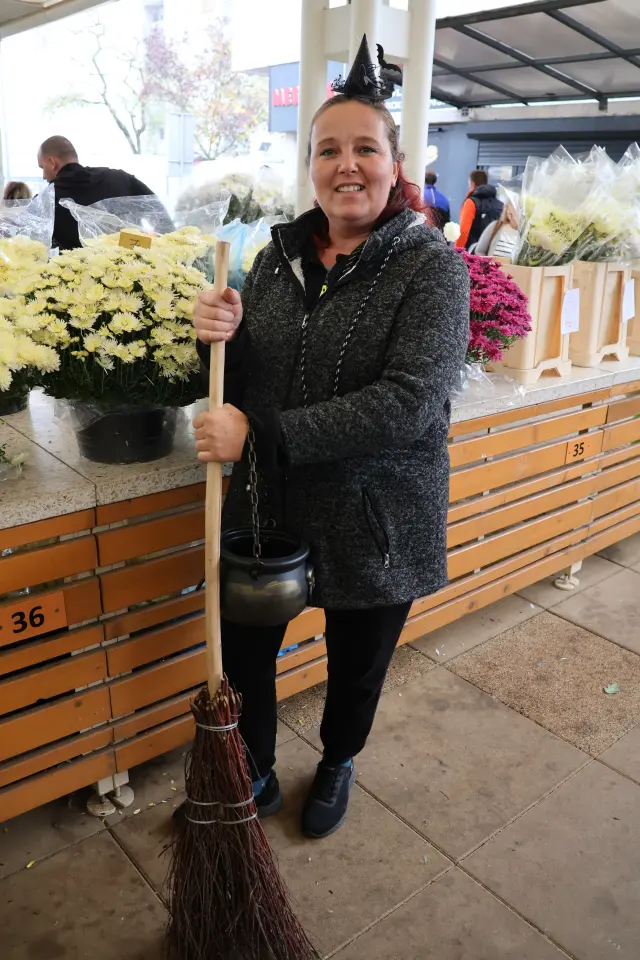 Čakovec, tržnica, 31.10.2025., Svi sveti, aranžmani (55)