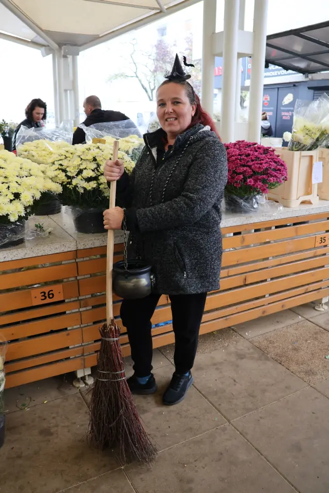 Čakovec, tržnica, 31.10.2025., Svi sveti, aranžmani (56)