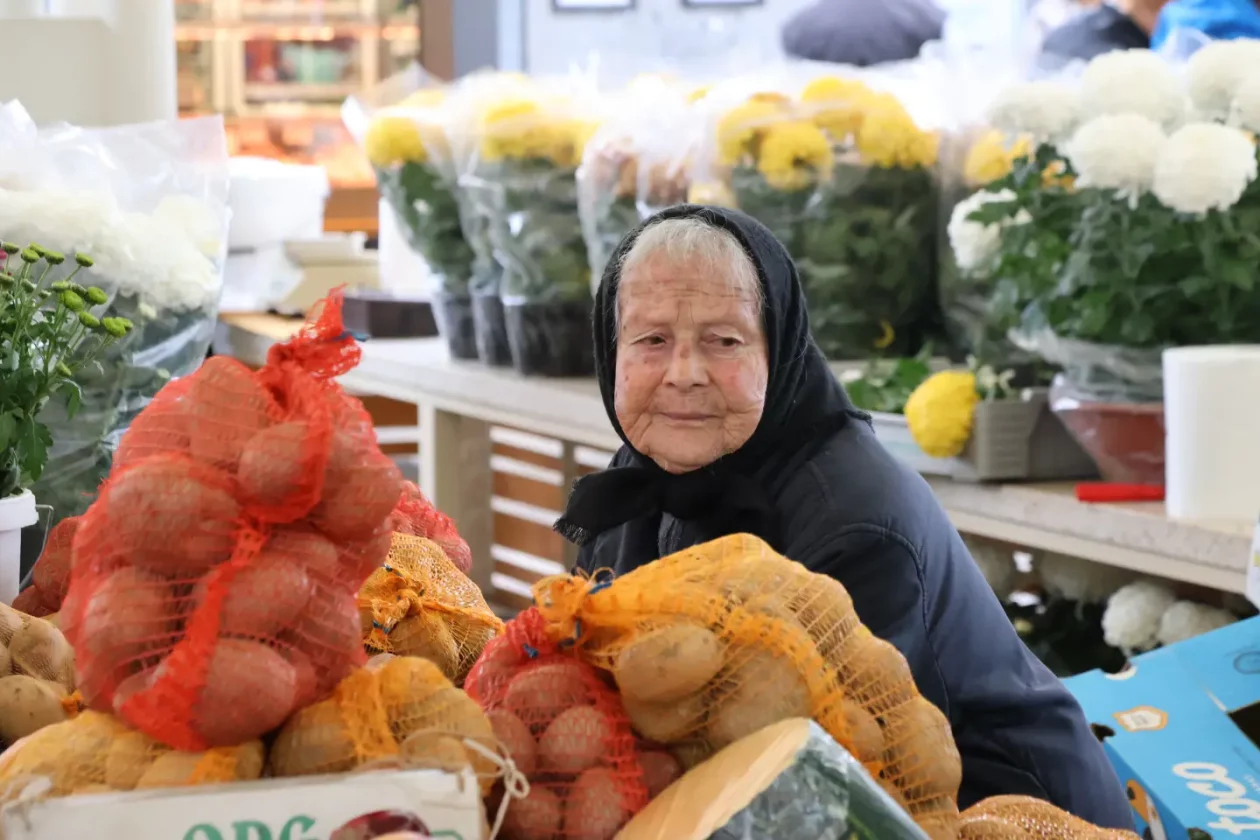 Čakovec, tržnica, 31.10.2025., Svi sveti, aranžmani (61)