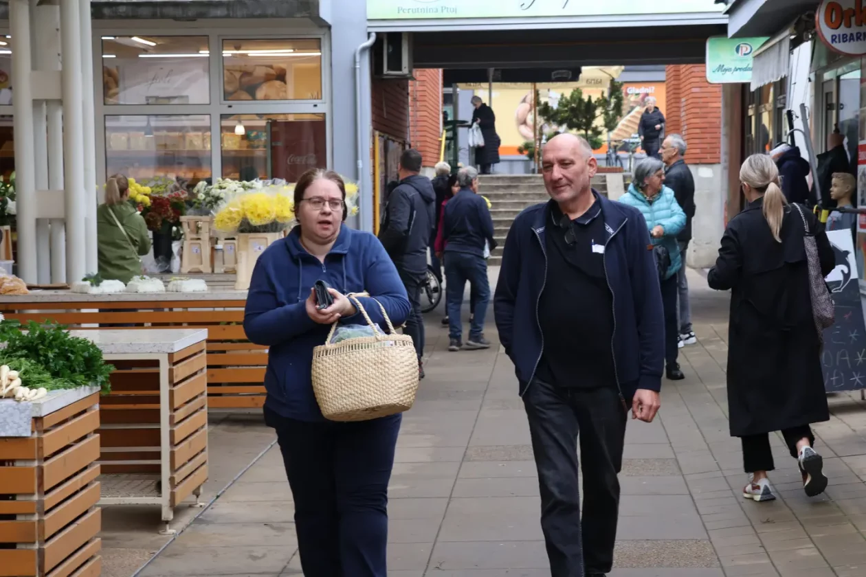 Čakovec, tržnica, 31.10.2025., Svi sveti, aranžmani (94)