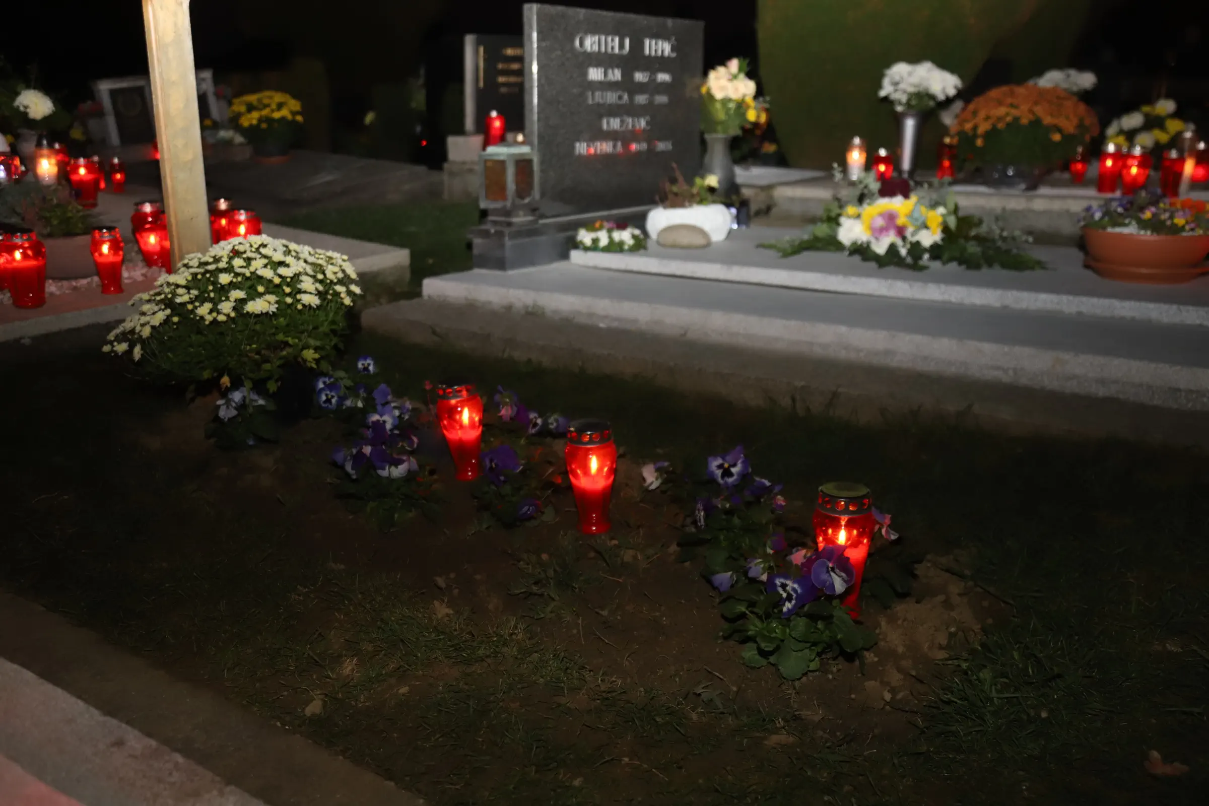 Čakovečko groblje po noći 2024 (20) Čakovečko groblje po noći 2024 (20)
