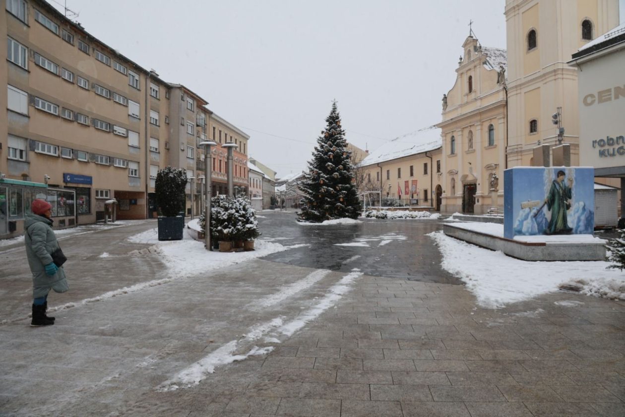 Centar grada Čakovec zima zimski uvjeti (7) Centar grada Čakovec zima zimski uvjeti (7)