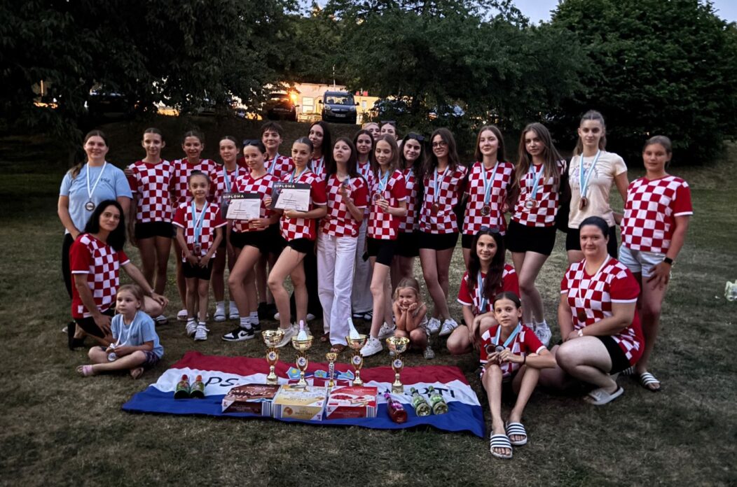 Ceska-Mazoretkinje-2025-27 Ceska-Mazoretkinje-2025-27