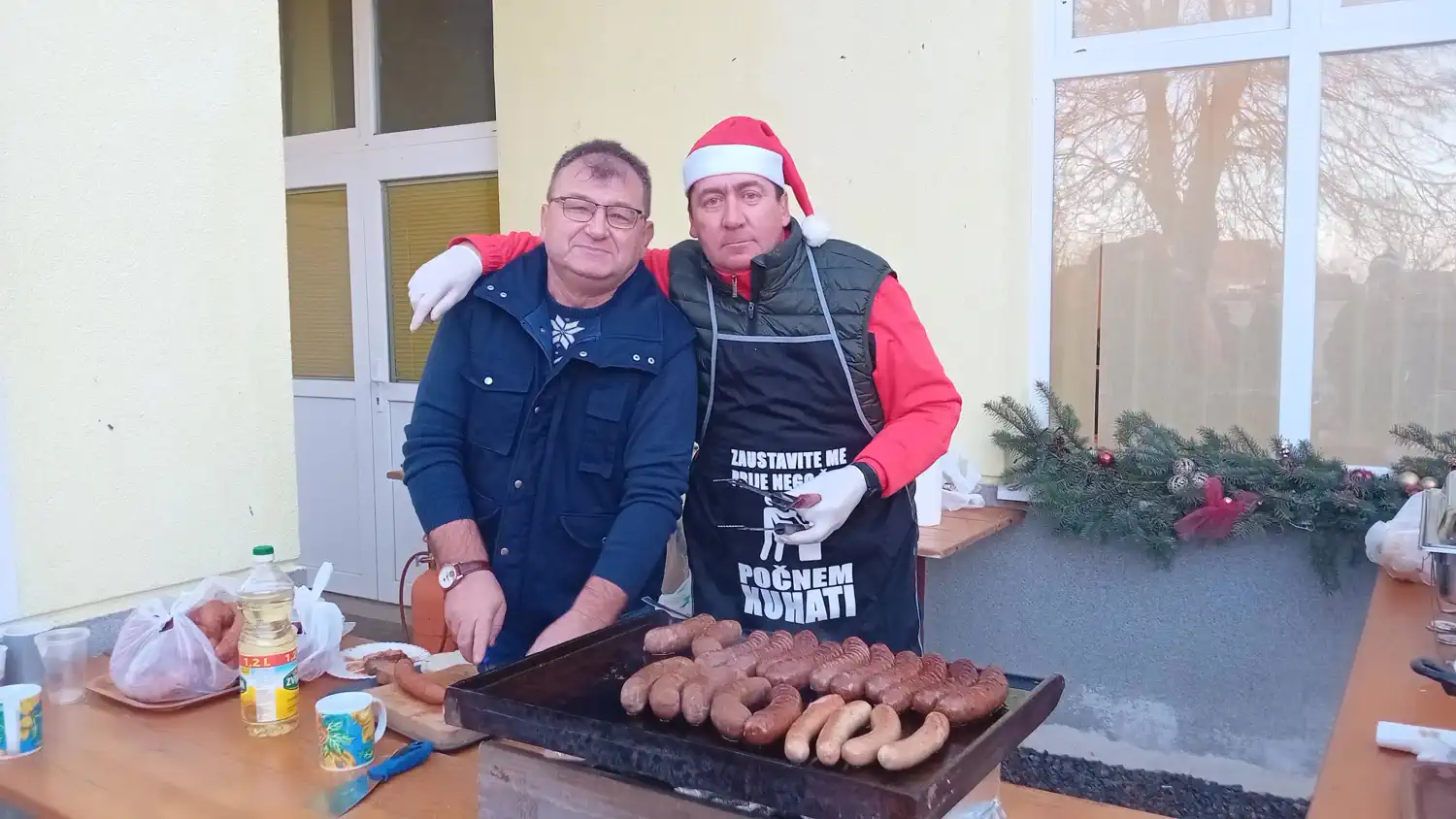 Črečan u mirisu kobasica i predblagdanskog duha Nikolinje uz Radovana i Peju (1) Črečan u mirisu kobasica i predblagdanskog duha Nikolinje uz Radovana i Peju (1)