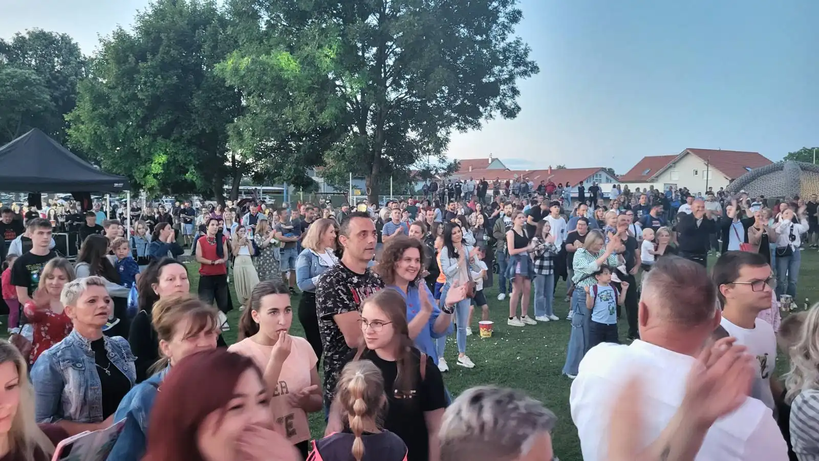 Crvena jabuka u Prelogu – vatromet (11) Crvena jabuka u Prelogu – vatromet (11)