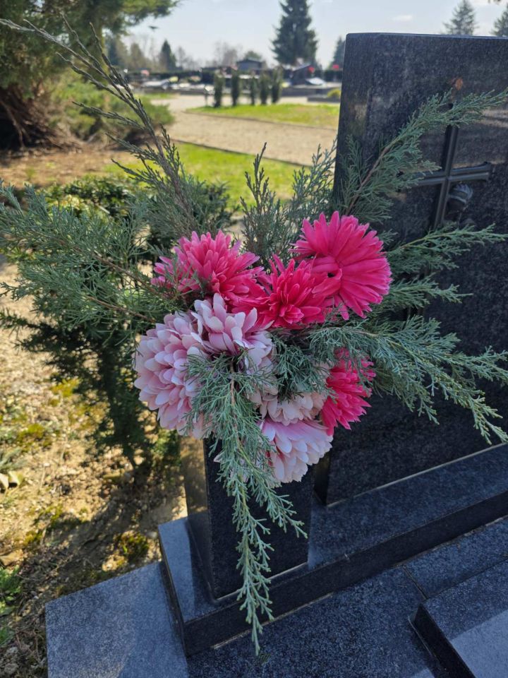 Cvijeće i dekoracije na čakovečkom groblju 2026 (7)