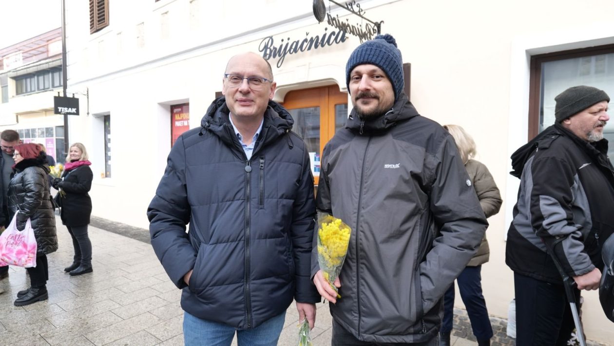 DAN MIMOZA Na Trgu Republike u tijeku tradicionalna akcija podizanja svijesti o raku vrata maternice (11)