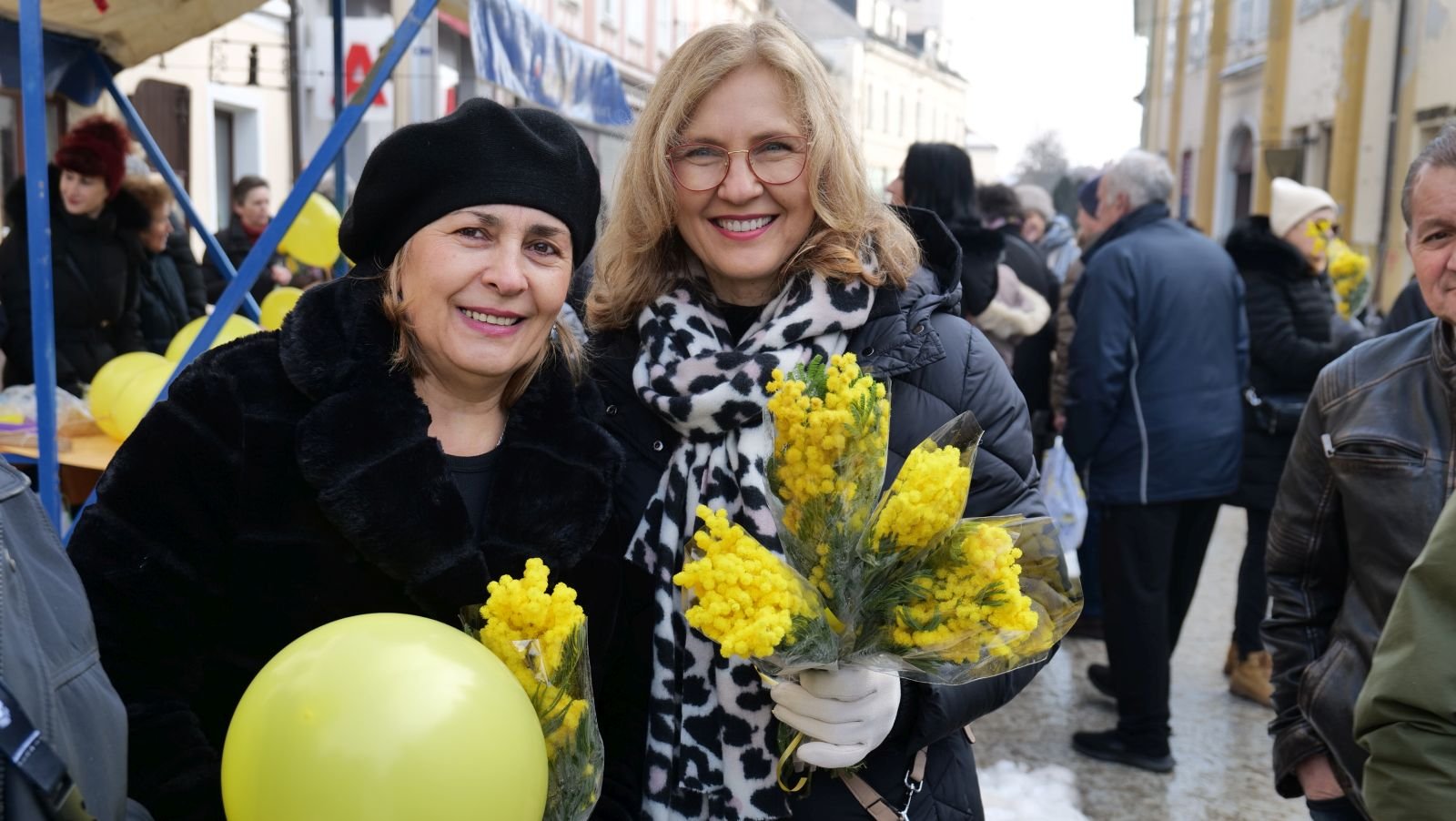 DAN MIMOZA Na Trgu Republike u tijeku tradicionalna akcija podizanja svijesti o raku vrata maternice (12)