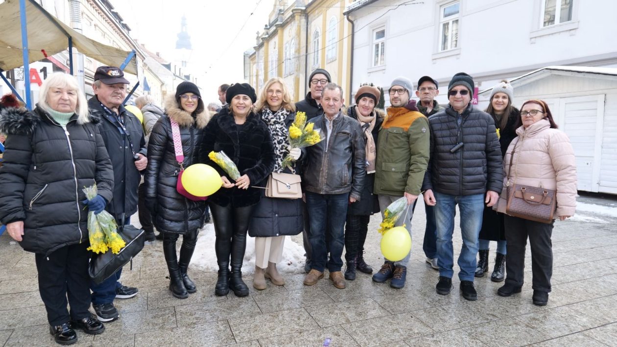 DAN MIMOZA Na Trgu Republike u tijeku tradicionalna akcija podizanja svijesti o raku vrata maternice (13)
