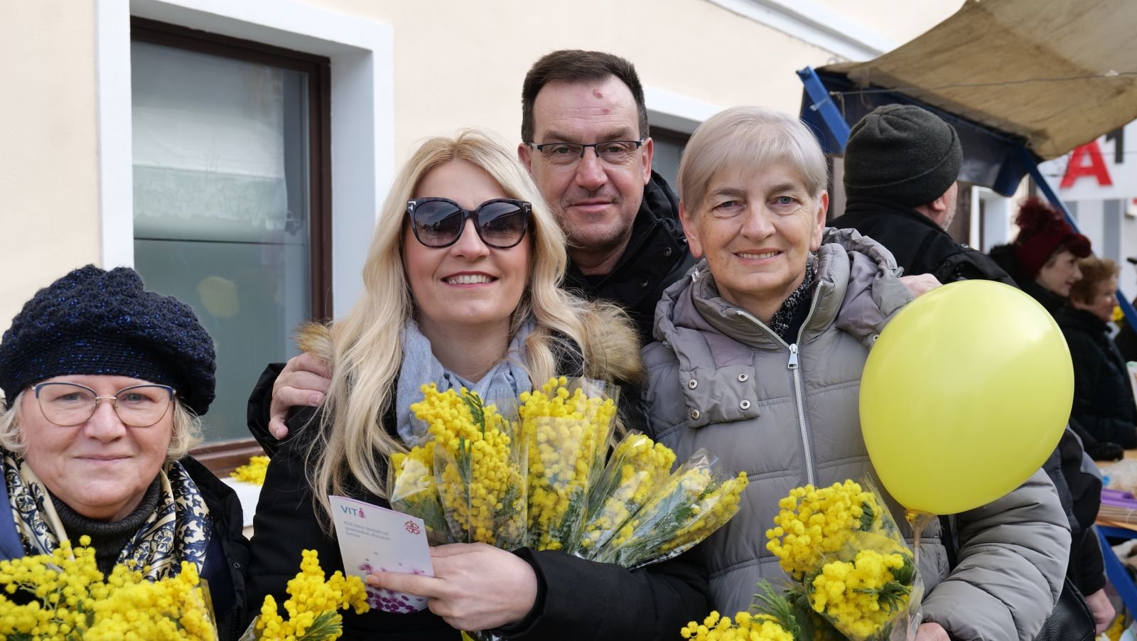 DAN MIMOZA Na Trgu Republike u tijeku tradicionalna akcija podizanja svijesti o raku vrata maternice (15)