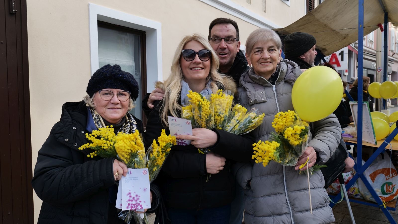 DAN MIMOZA Na Trgu Republike u tijeku tradicionalna akcija podizanja svijesti o raku vrata maternice (16)