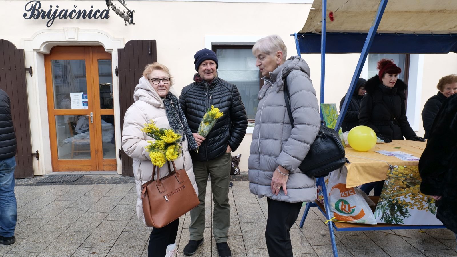 DAN MIMOZA Na Trgu Republike u tijeku tradicionalna akcija podizanja svijesti o raku vrata maternice (21)