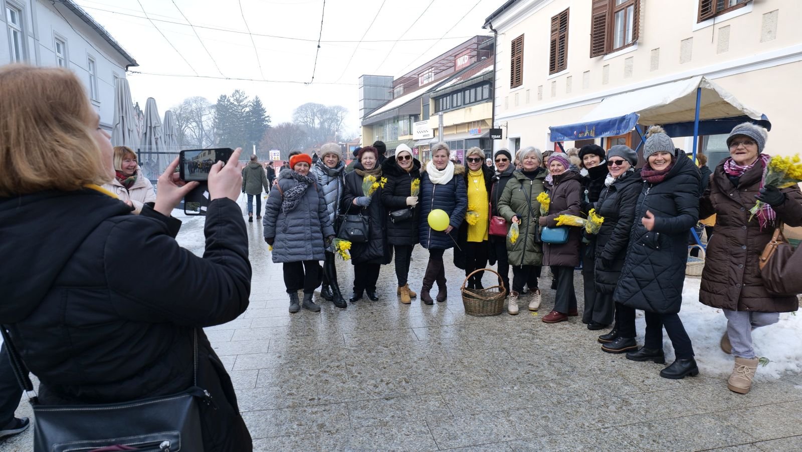 DAN MIMOZA Na Trgu Republike u tijeku tradicionalna akcija podizanja svijesti o raku vrata maternice (23)